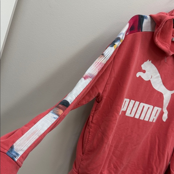 PUMA Women’s Coral Hoodie with Multicolor Sleeves Sz XS! - Picture 3 of 7